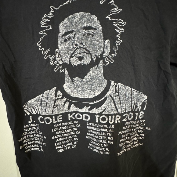 J Cole 2018 RAP Official Tour Merch Men’s S T-Shirt RARE FIRE - Picture 3 of 6